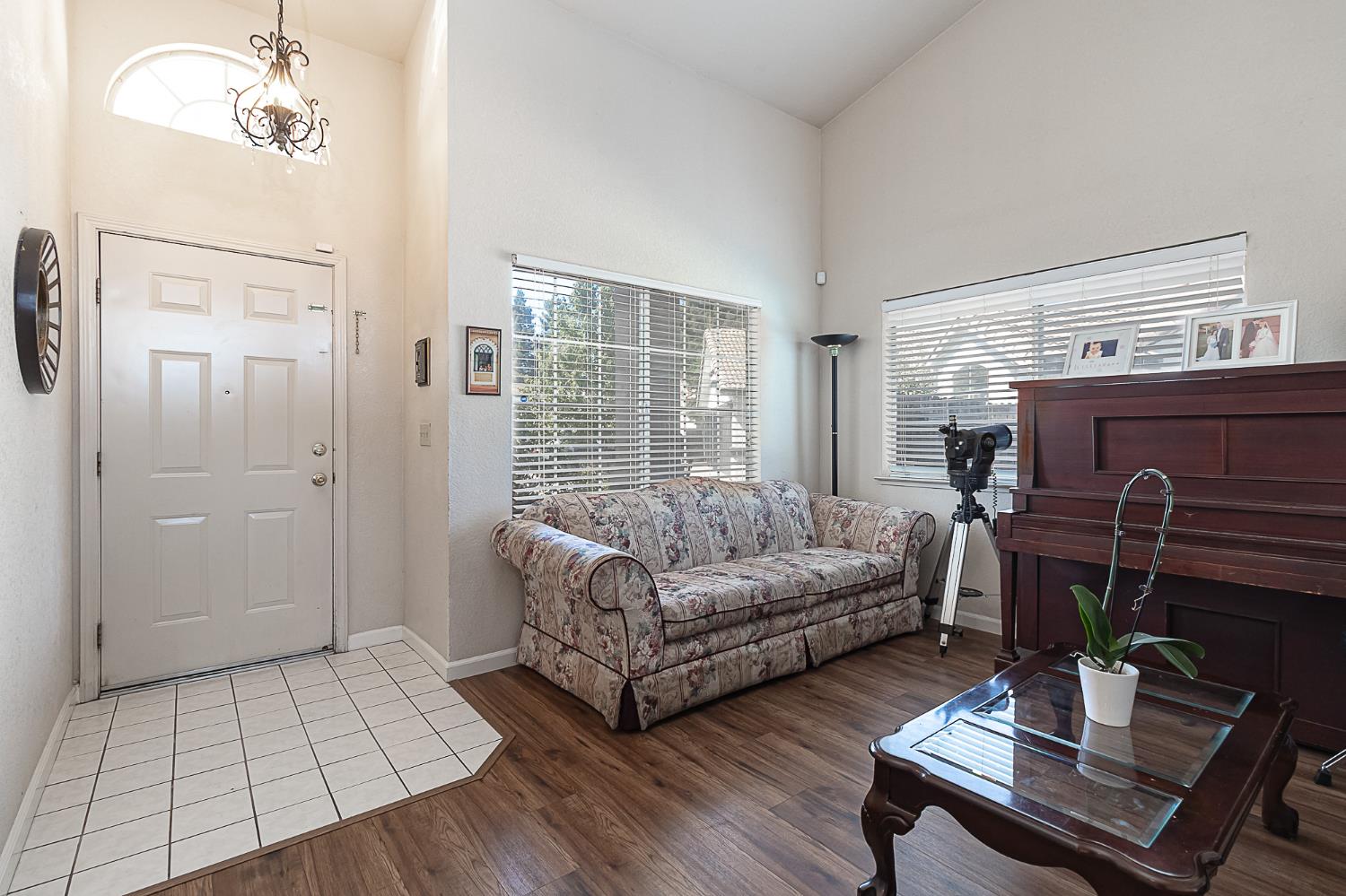 Detail Gallery Image 4 of 29 For 5220 Cimarron Ct, Salida,  CA 95368 - 4 Beds | 2/1 Baths