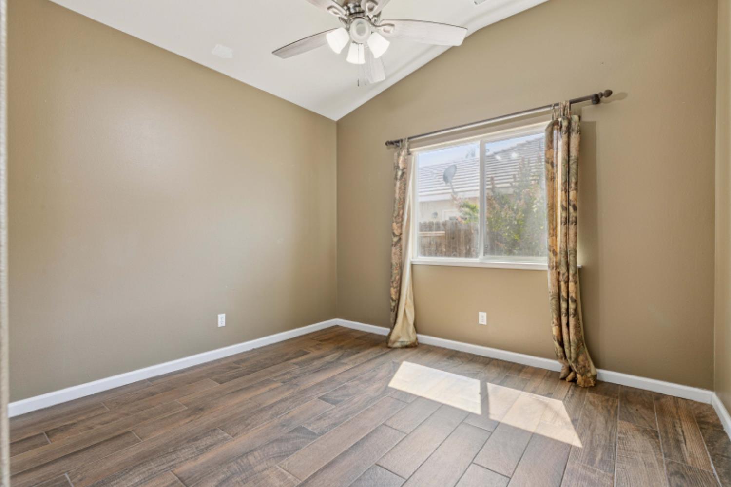 Detail Gallery Image 16 of 29 For 1457 Quiet Ct, Merced,  CA 95340 - 3 Beds | 2 Baths