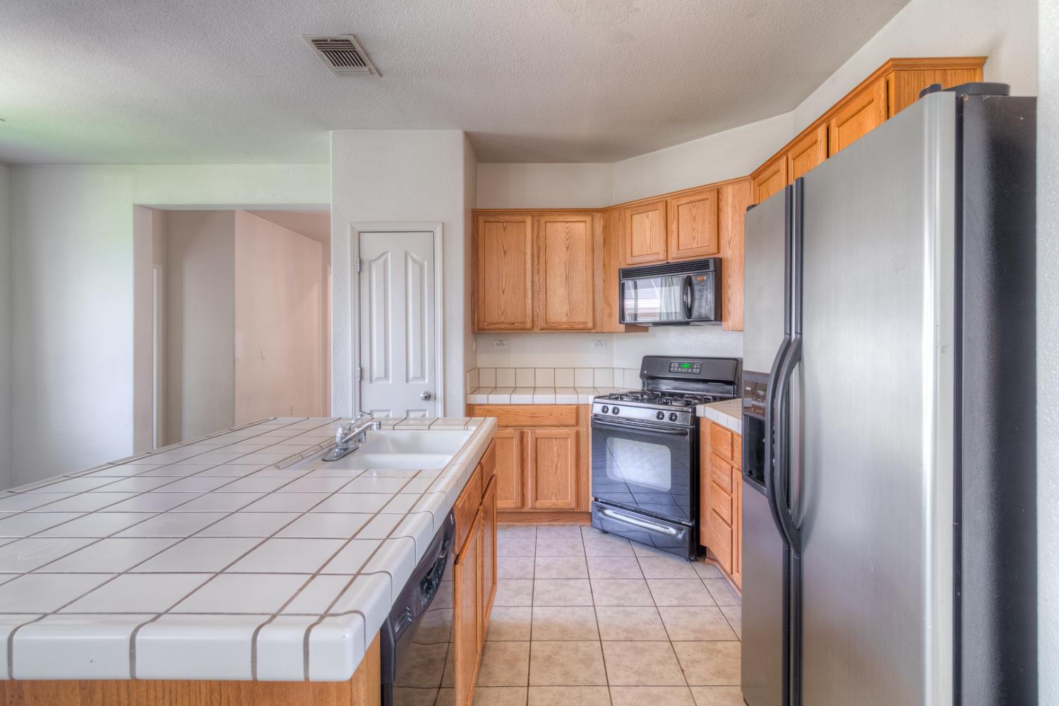 Detail Gallery Image 13 of 44 For 4124 Wood Spice Way, Rancho Cordova,  CA 95742 - 3 Beds | 2 Baths