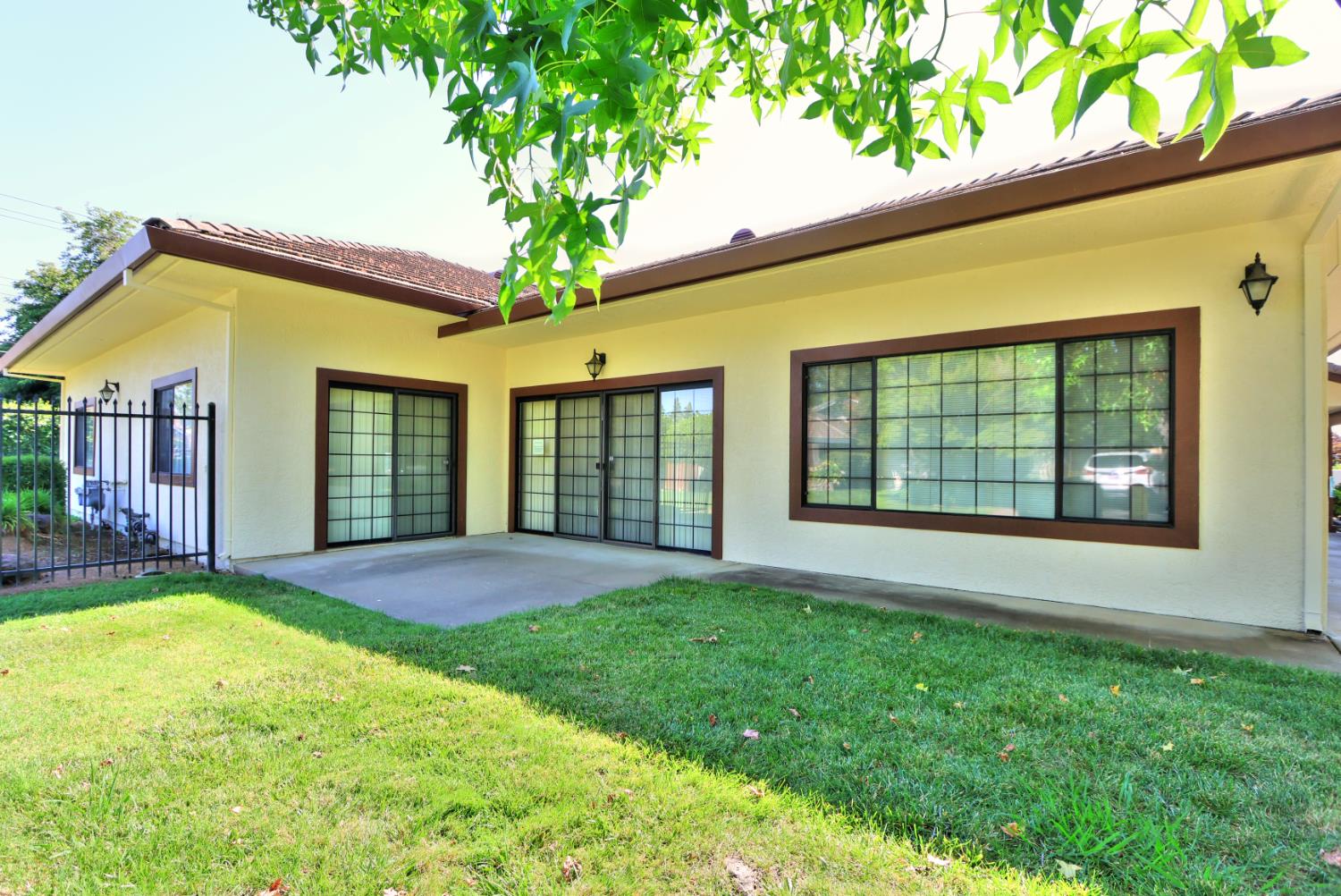 Detail Gallery Image 6 of 51 For 1601 Executive Ct, Sacramento,  CA 95864 - – Beds | – Baths