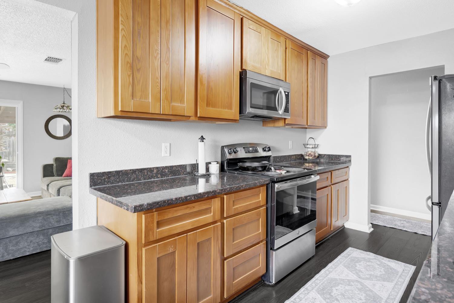 Detail Gallery Image 7 of 19 For 143 W Woodland Ave, Woodland,  CA 95695 - 3 Beds | 1 Baths