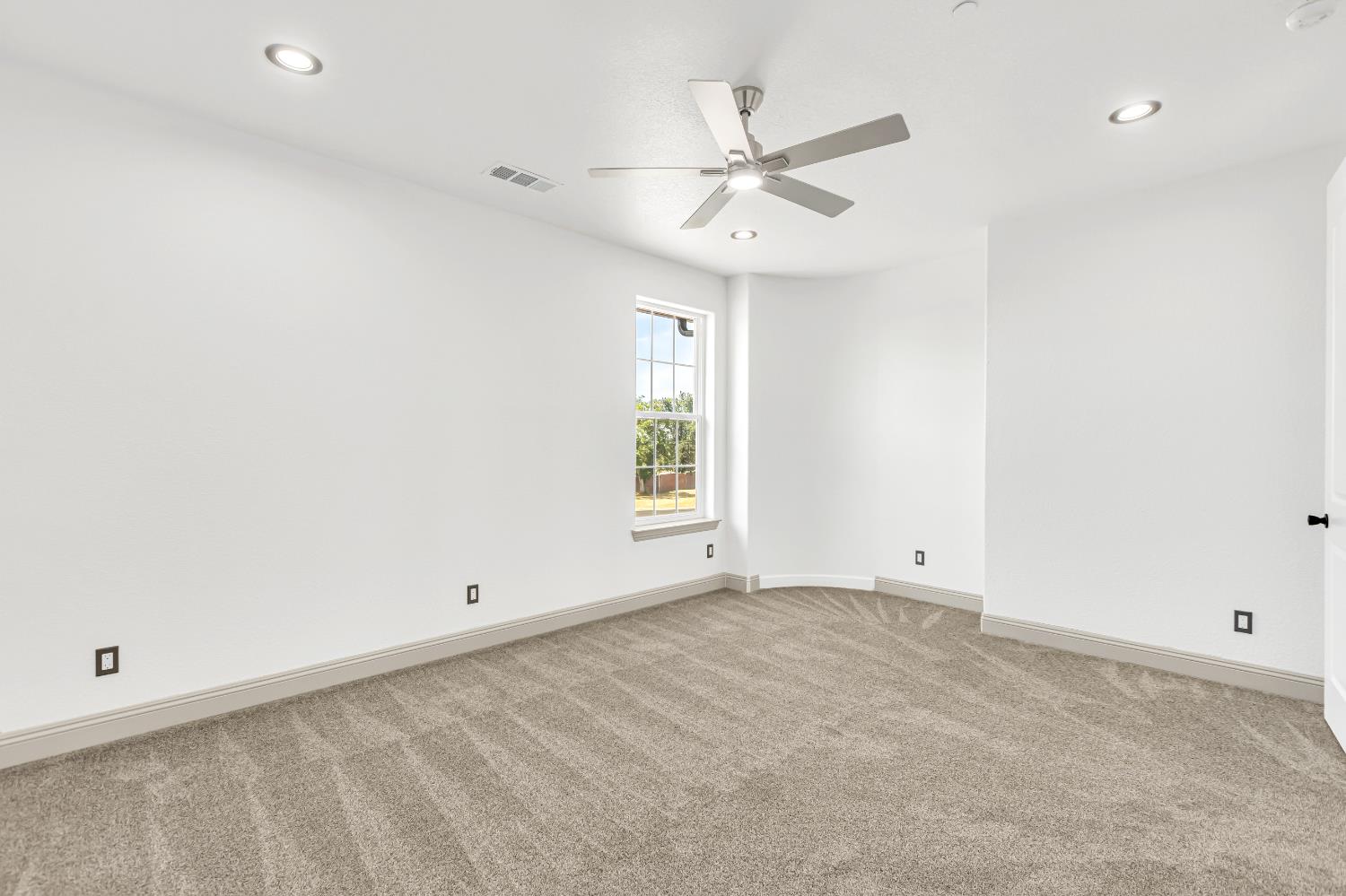 Detail Gallery Image 79 of 98 For 14537 Mira Vista Ln, Lockeford,  CA 95237 - 7 Beds | 4/1 Baths