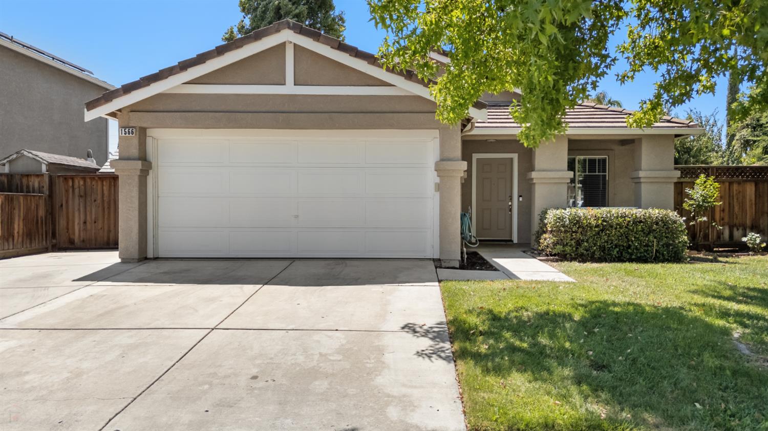 Detail Gallery Image 1 of 31 For 1566 Parkside Ct, Tracy,  CA 95376 - 3 Beds | 2 Baths