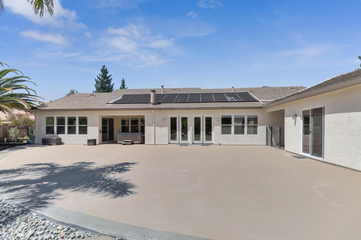 Detail Gallery Image 72 of 92 For 9896 Silvergate Ln, Elk Grove,  CA 95624 - 5 Beds | 3 Baths