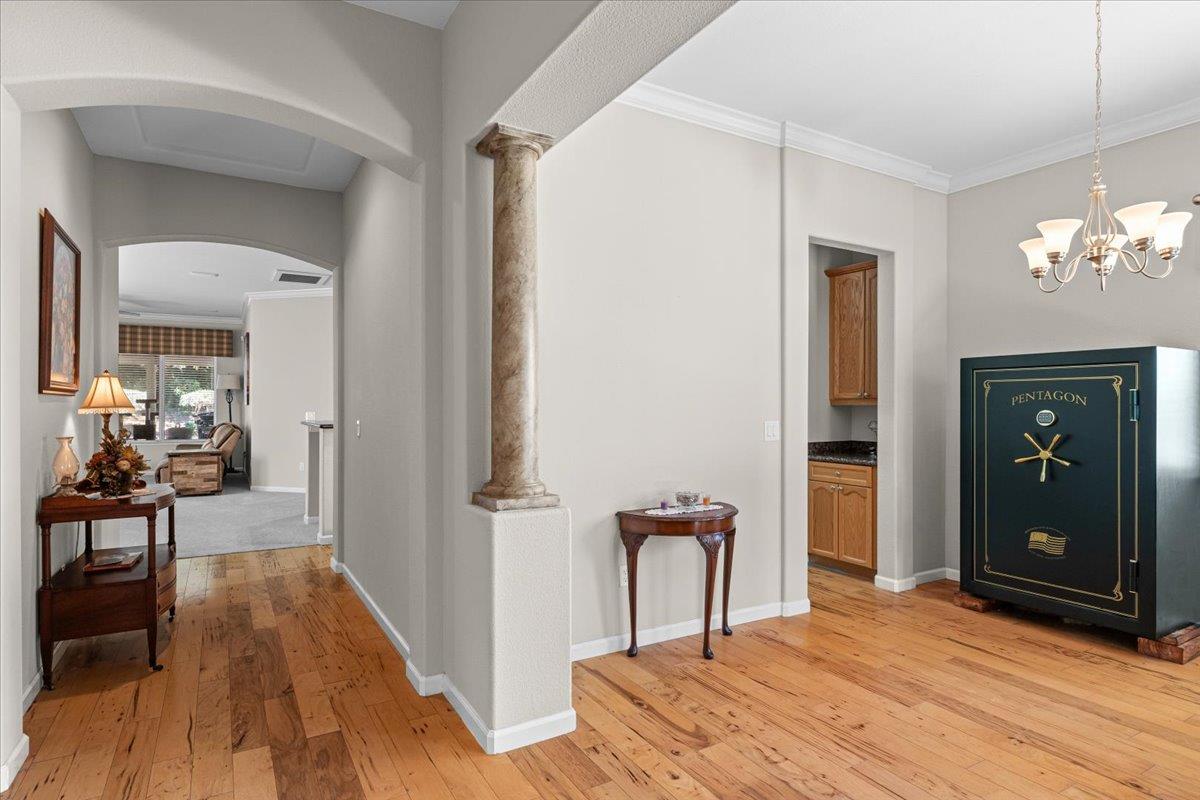 Detail Gallery Image 10 of 53 For 426 Treecrest Cir, Oakdale,  CA 95361 - 3 Beds | 2 Baths
