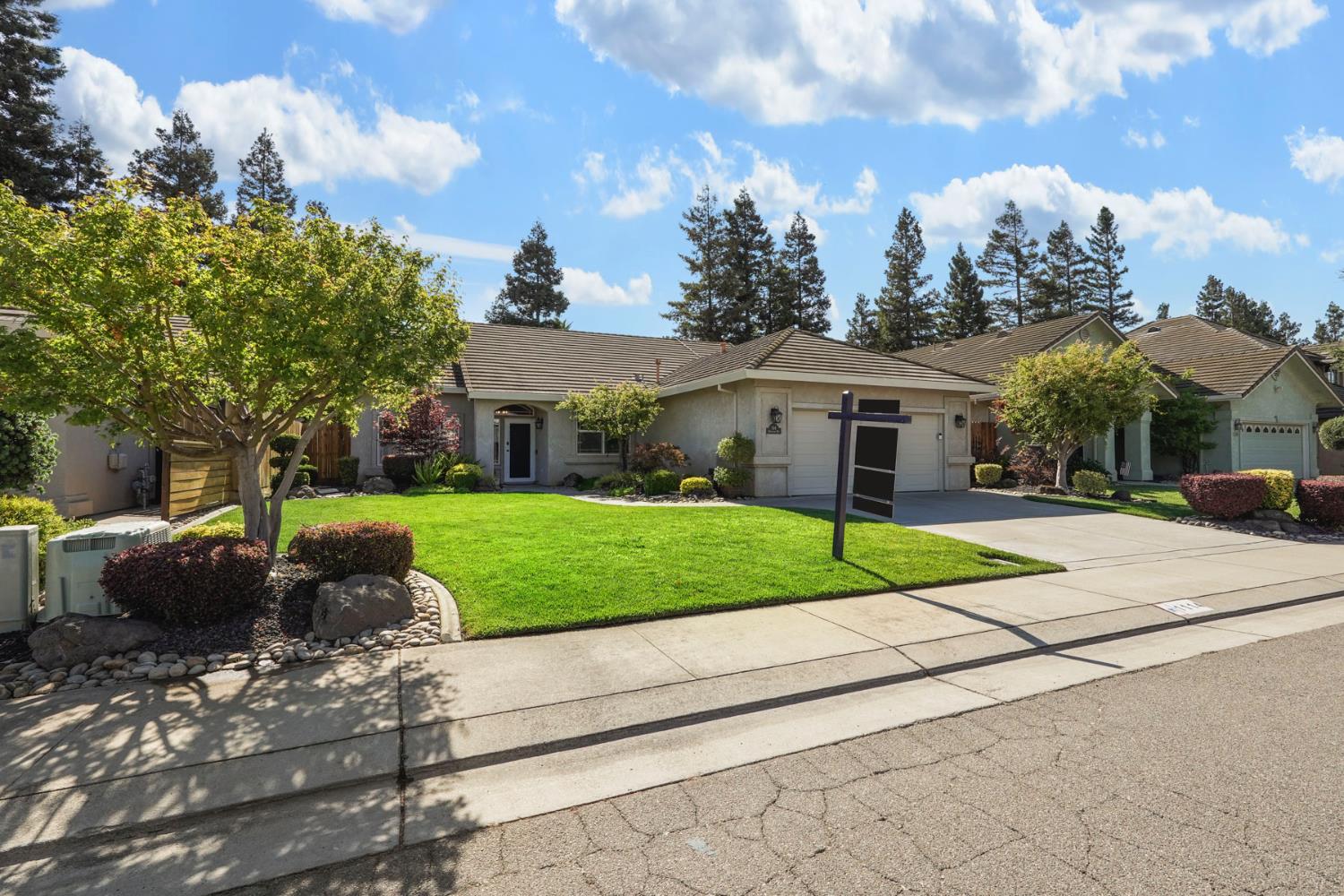 Detail Gallery Image 6 of 43 For 1114 Waterford Way, Lodi,  CA 95242 - 3 Beds | 2 Baths