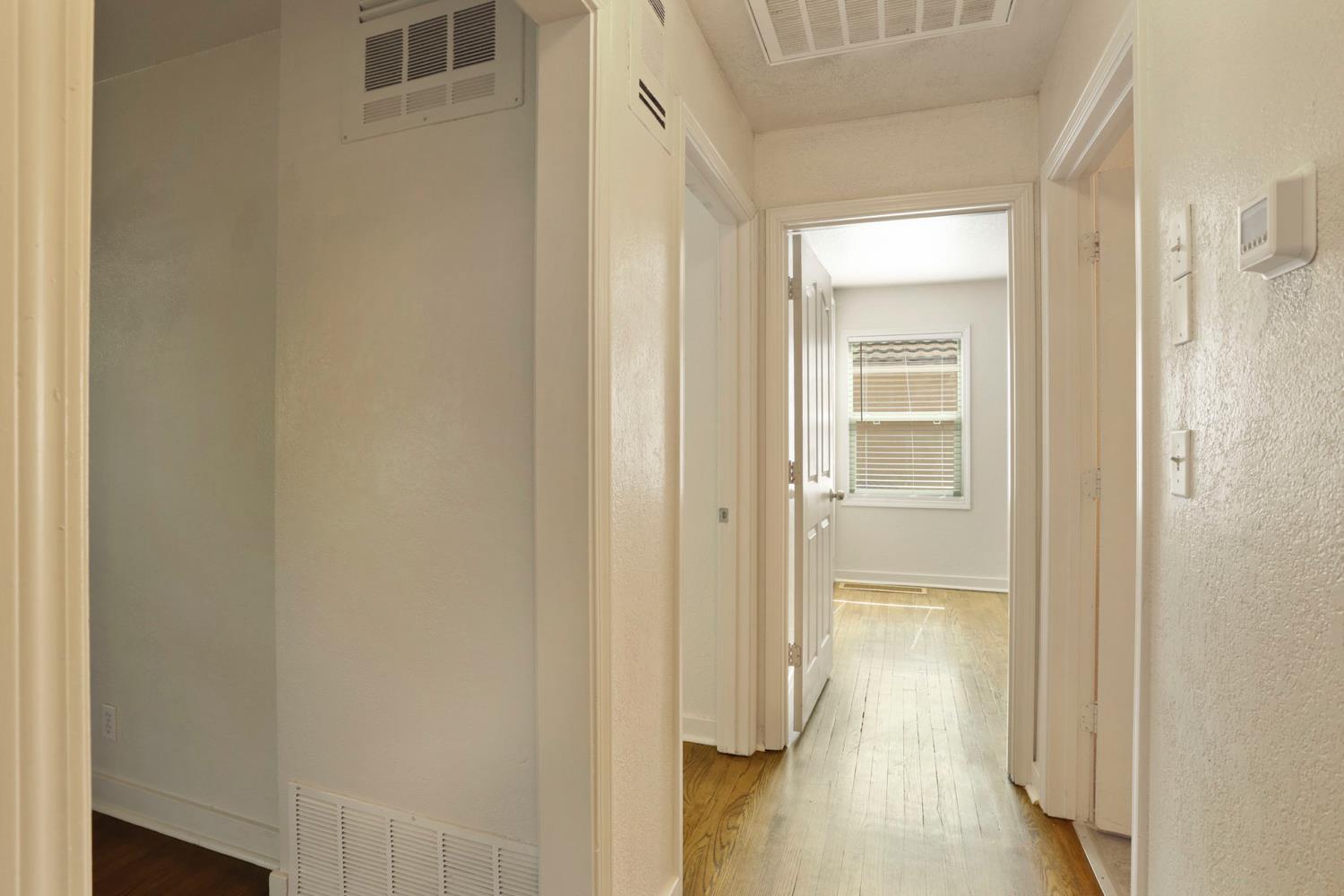 Detail Gallery Image 16 of 60 For 503 E Essex St, Stockton,  CA 95204 - 4 Beds | 2 Baths