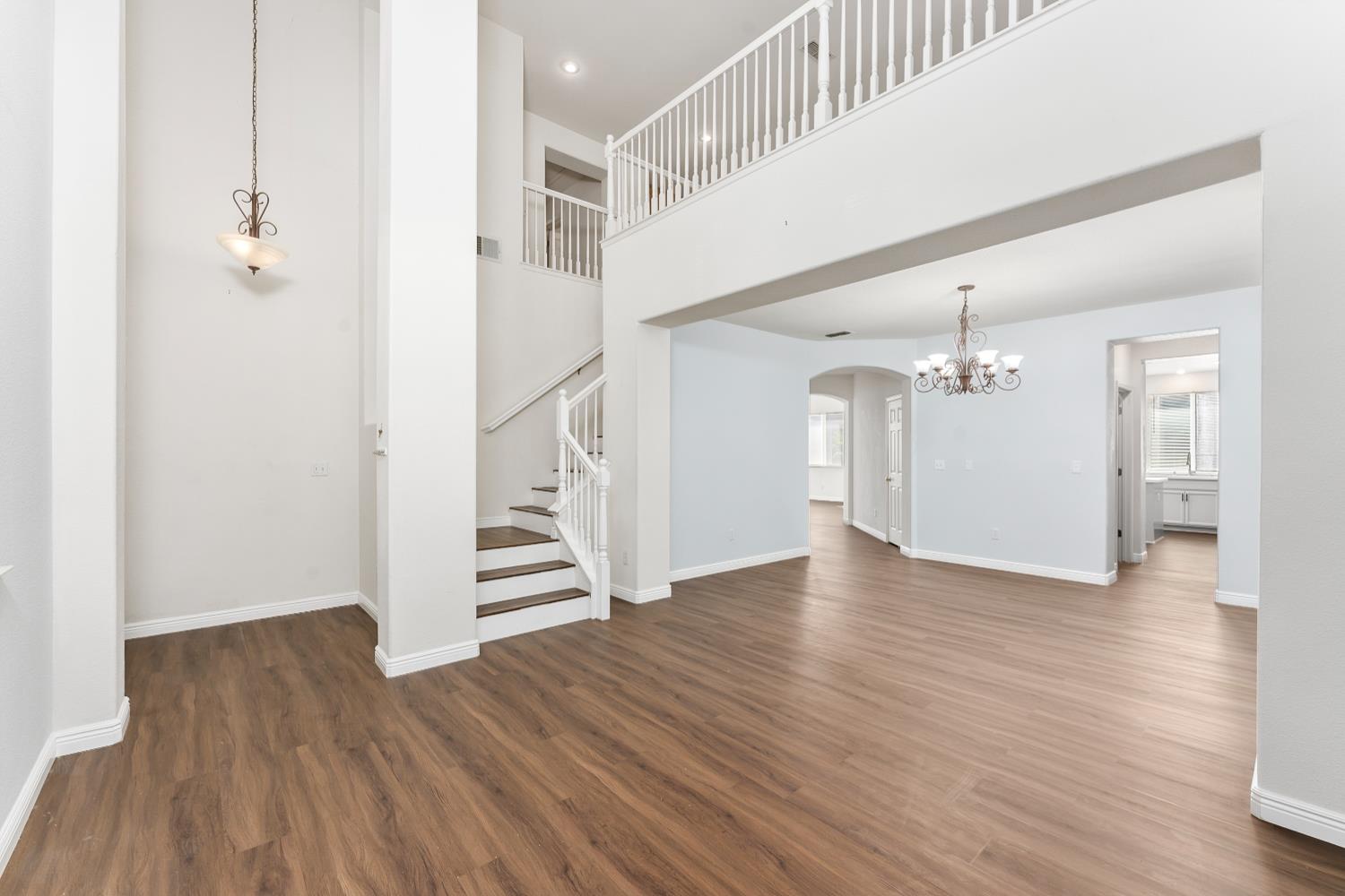 Detail Gallery Image 9 of 68 For 6279 Pine Meadow Cir, Stockton,  CA 95219 - 5 Beds | 3 Baths