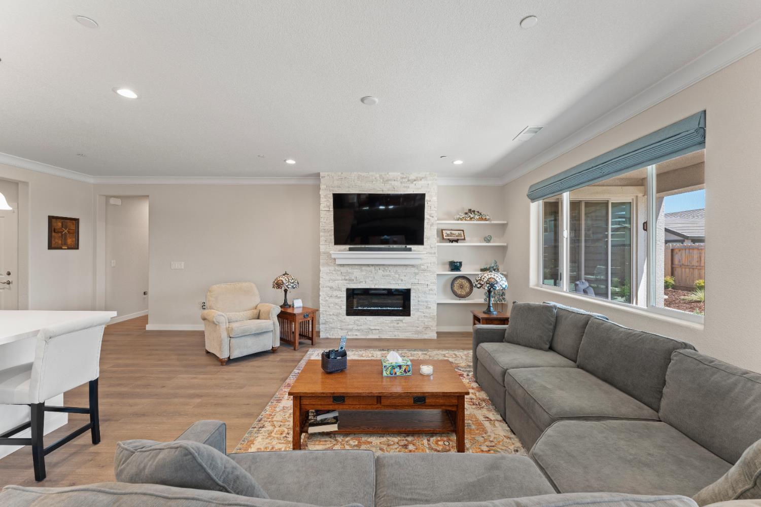 Detail Gallery Image 7 of 37 For 4363 Borderlands Dr, Rancho Cordova,  CA 95742 - 3 Beds | 3 Baths
