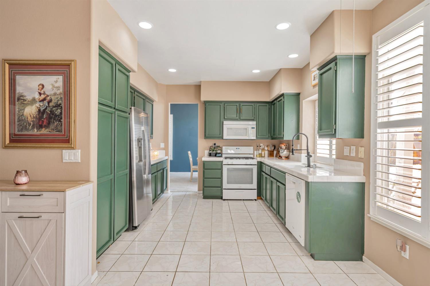 Detail Gallery Image 8 of 31 For 4864 Belford Peak Way, Antioch,  CA 94531 - 4 Beds | 3 Baths