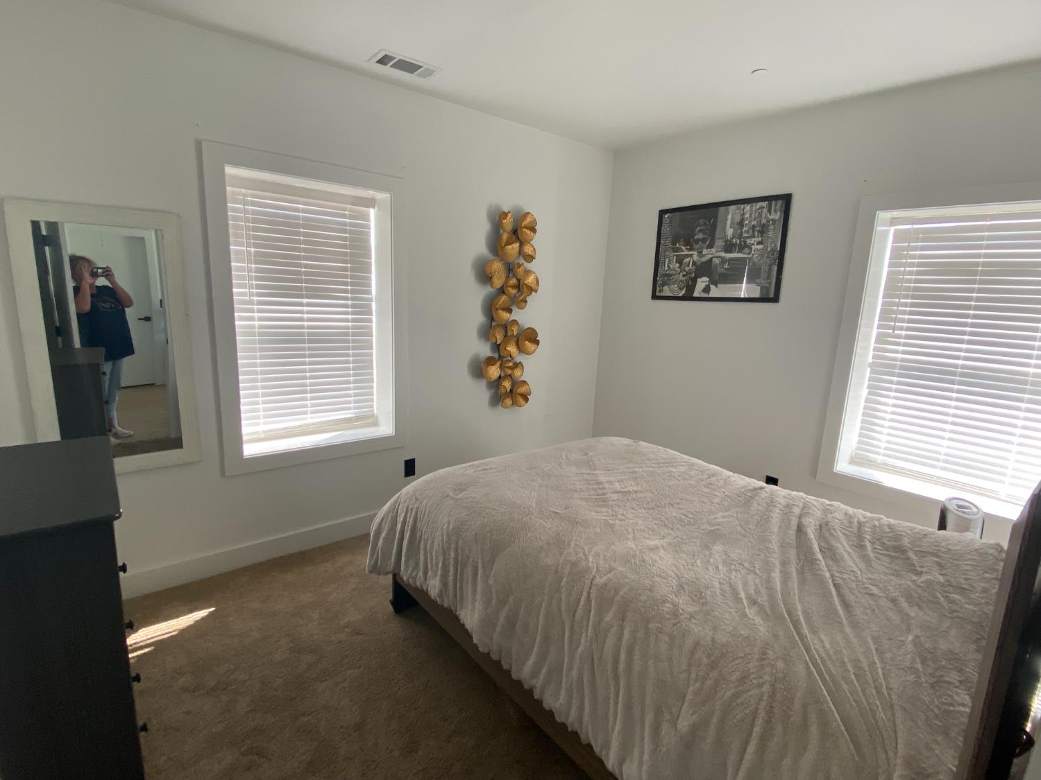 Detail Gallery Image 4 of 8 For 1855 Coley Ave, Escalon,  CA 95320 - 2 Beds | 2 Baths