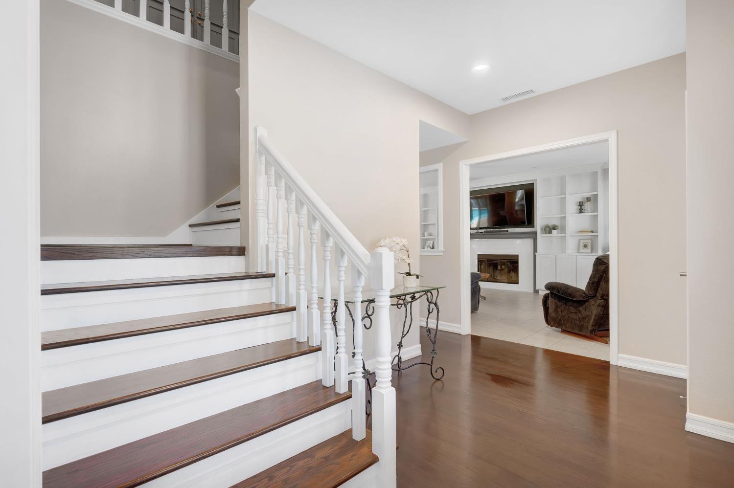 Detail Gallery Image 6 of 31 For 700 Fairview Dr, Woodland,  CA 95695 - 4 Beds | 2/1 Baths