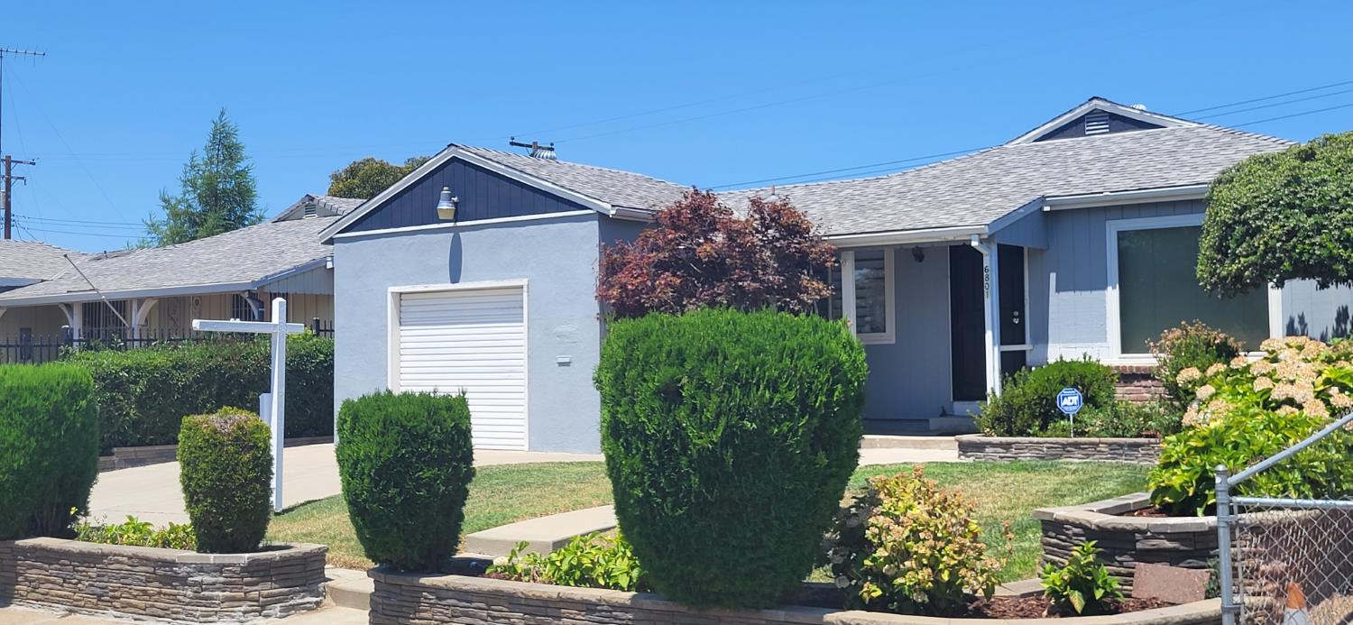 Detail Gallery Image 4 of 8 For 6801 38th Ave, Sacramento,  CA 95824 - 3 Beds | 1 Baths