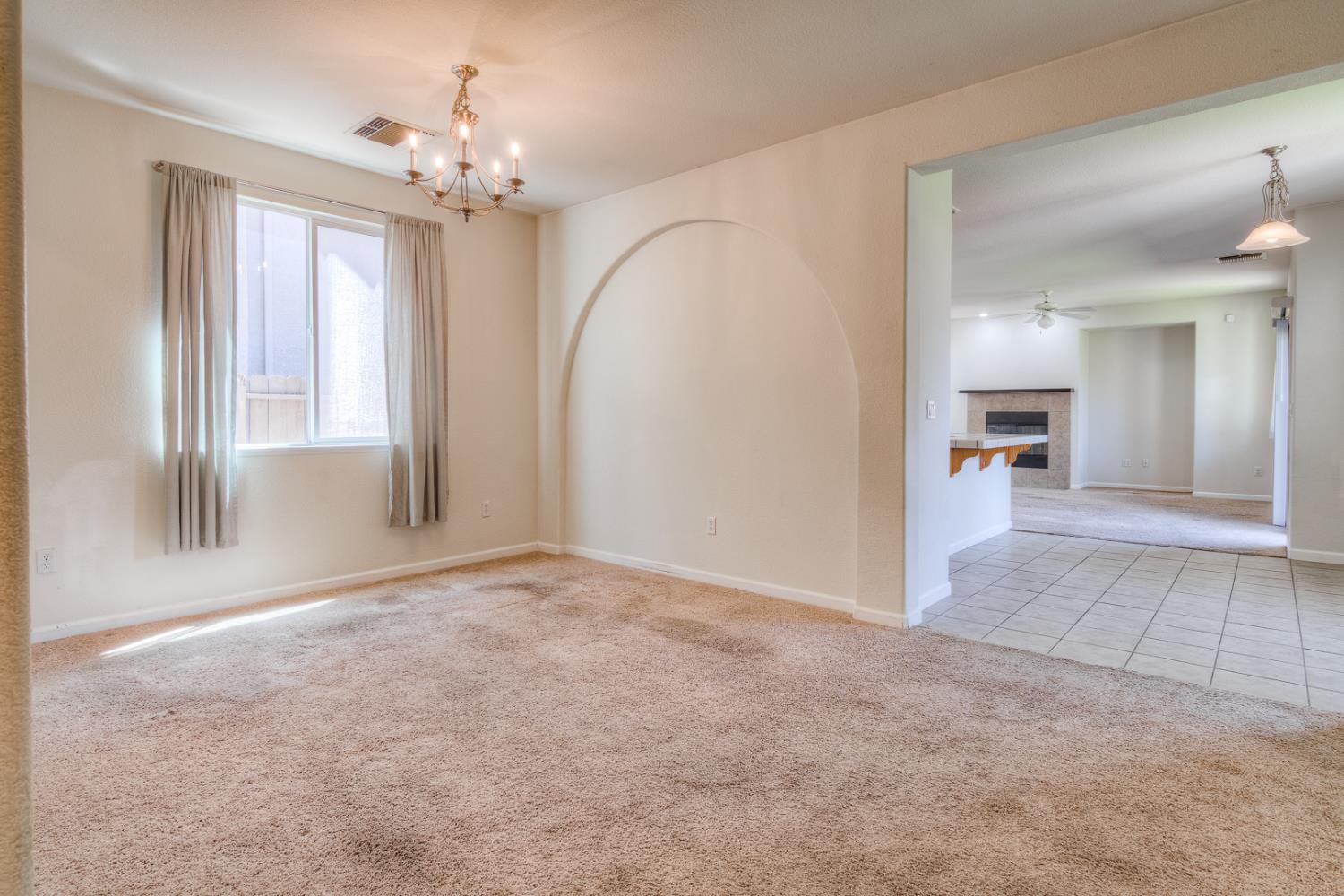 Detail Gallery Image 8 of 44 For 4124 Wood Spice Way, Rancho Cordova,  CA 95742 - 3 Beds | 2 Baths