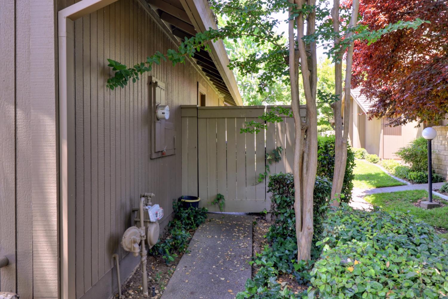 Detail Gallery Image 87 of 99 For 1911 Discovery Village Ln, Gold River,  CA 95670 - 2 Beds | 2 Baths