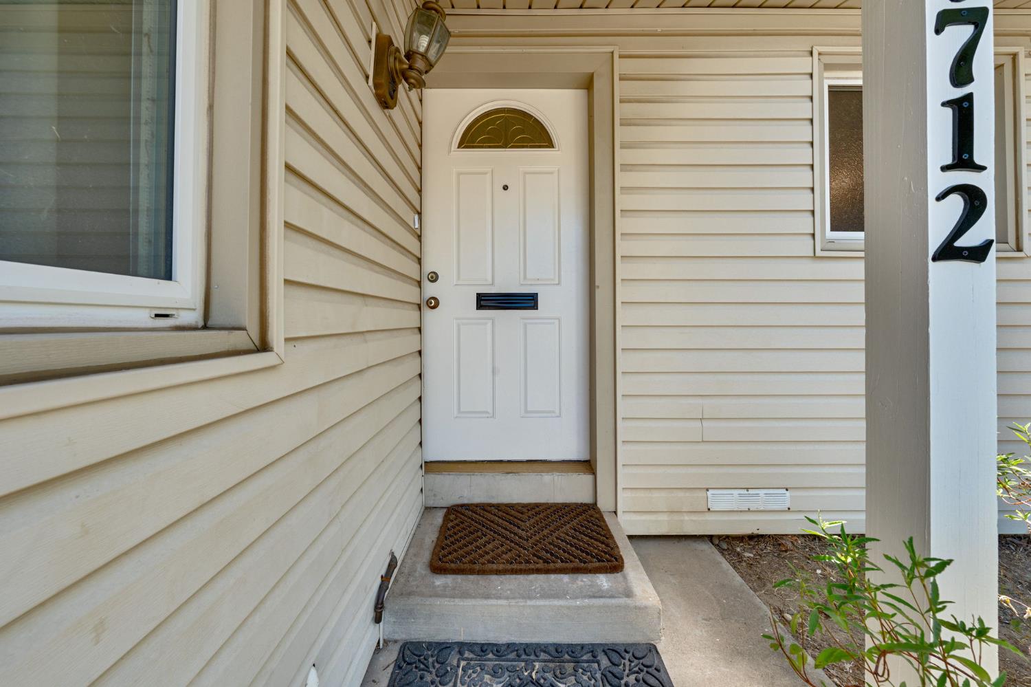 Detail Gallery Image 4 of 32 For 7712 Hyssop Ct, Citrus Heights,  CA 95621 - 3 Beds | 1 Baths