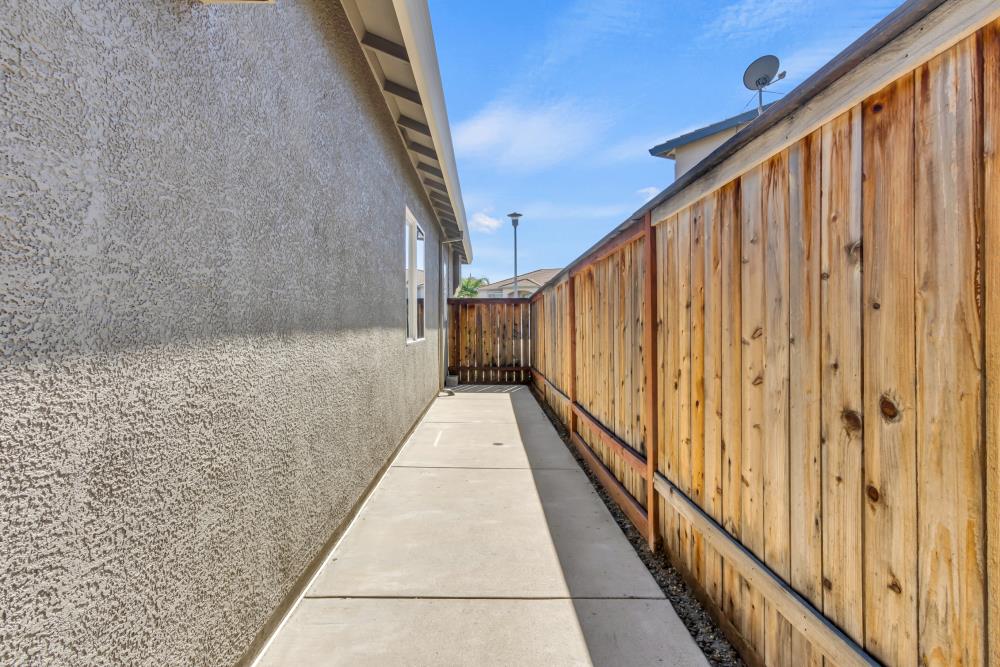 Detail Gallery Image 52 of 64 For 9688 Pasture Rose Ct, Elk Grove,  CA 95624 - 3 Beds | 2/1 Baths