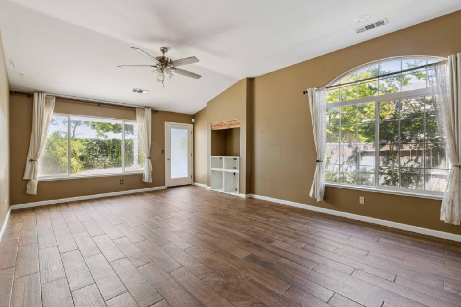 Detail Gallery Image 3 of 29 For 1457 Quiet Ct, Merced,  CA 95340 - 3 Beds | 2 Baths