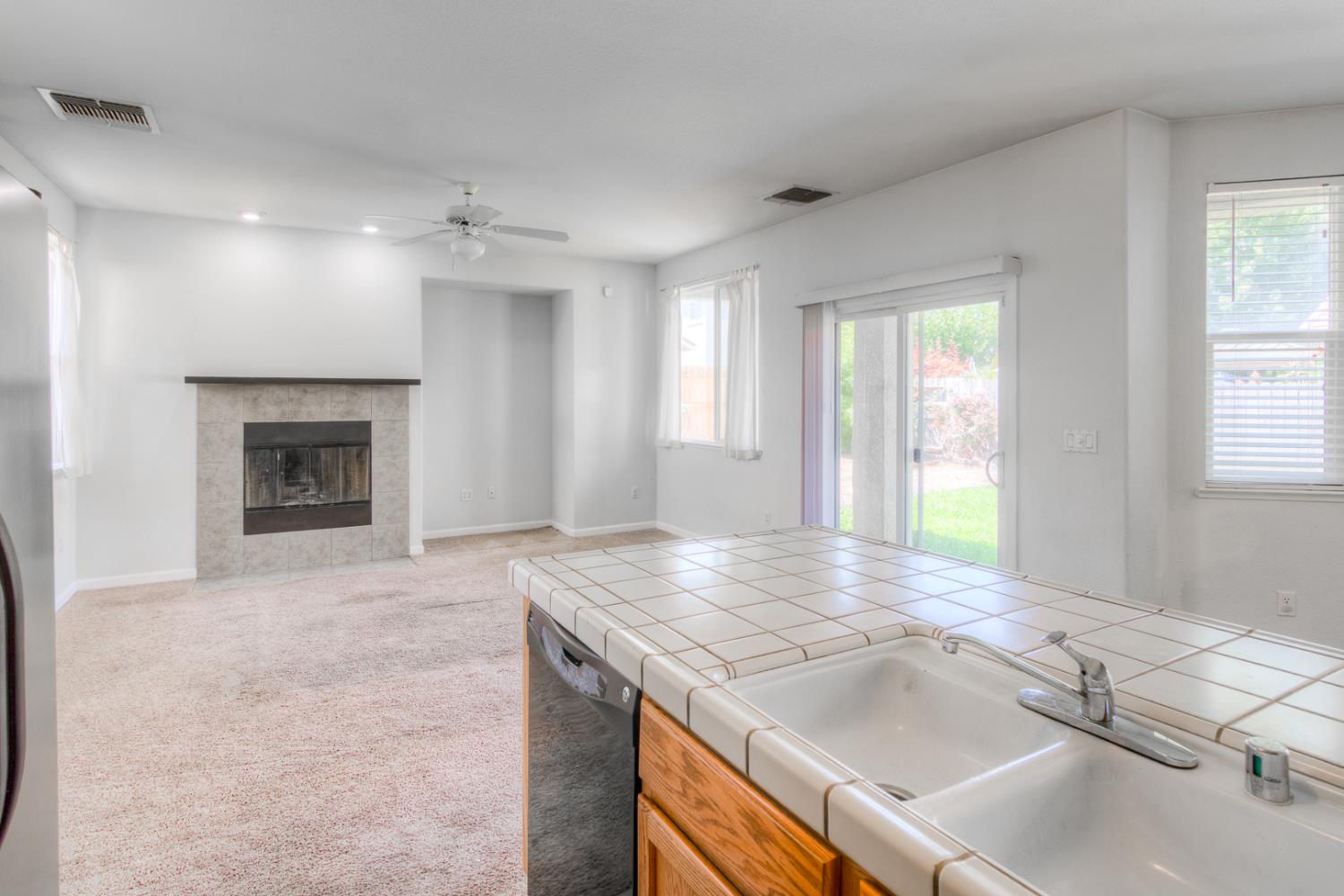 Detail Gallery Image 14 of 44 For 4124 Wood Spice Way, Rancho Cordova,  CA 95742 - 3 Beds | 2 Baths