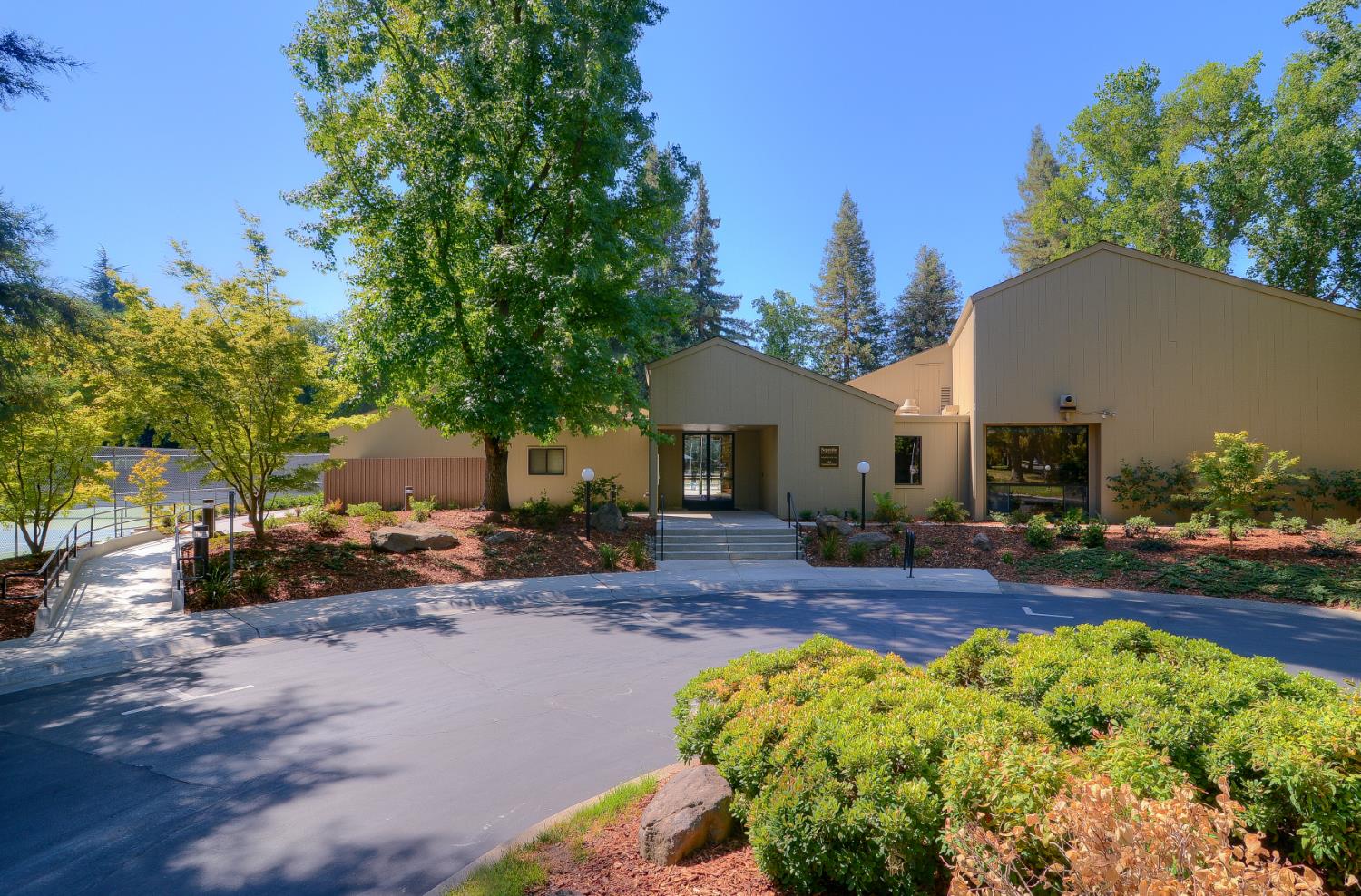 Detail Gallery Image 36 of 40 For 401 Dunbarton Cir, Sacramento,  CA 95825 - 3 Beds | 2 Baths