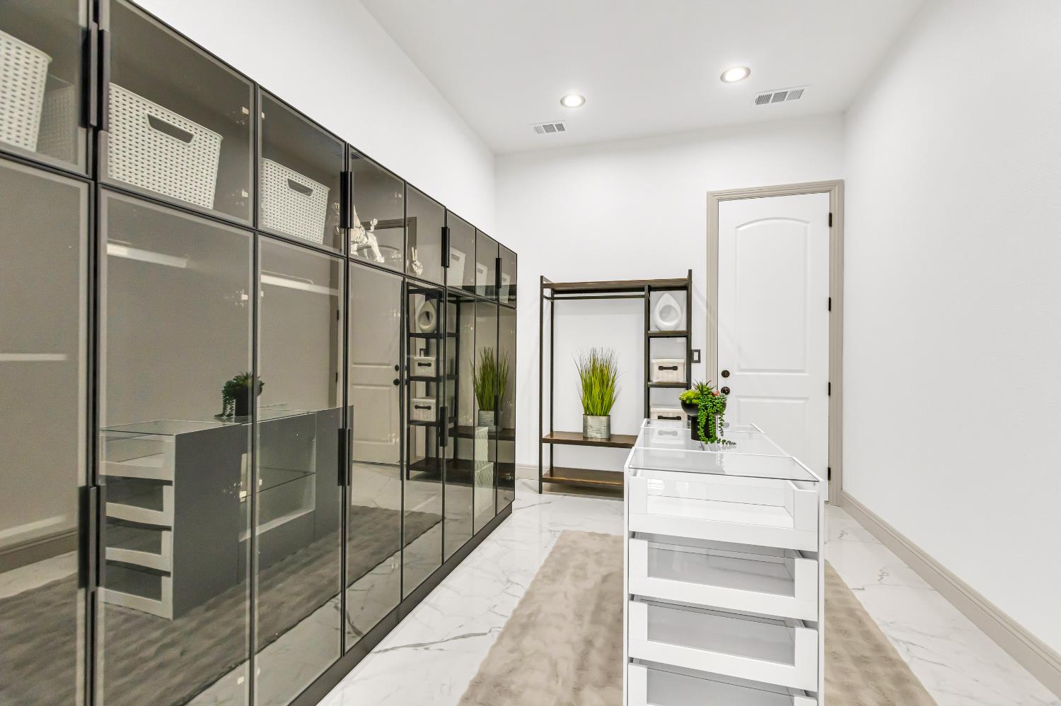 Detail Gallery Image 52 of 98 For 14537 Mira Vista Ln, Lockeford,  CA 95237 - 7 Beds | 4/1 Baths