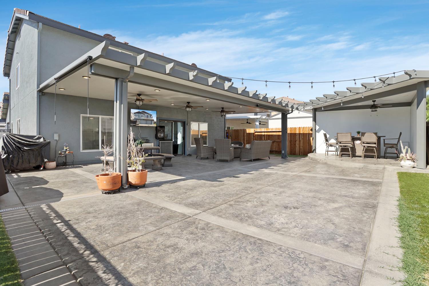 Detail Gallery Image 36 of 41 For 8841 Billfish Way, Sacramento,  CA 95828 - 5 Beds | 2/1 Baths