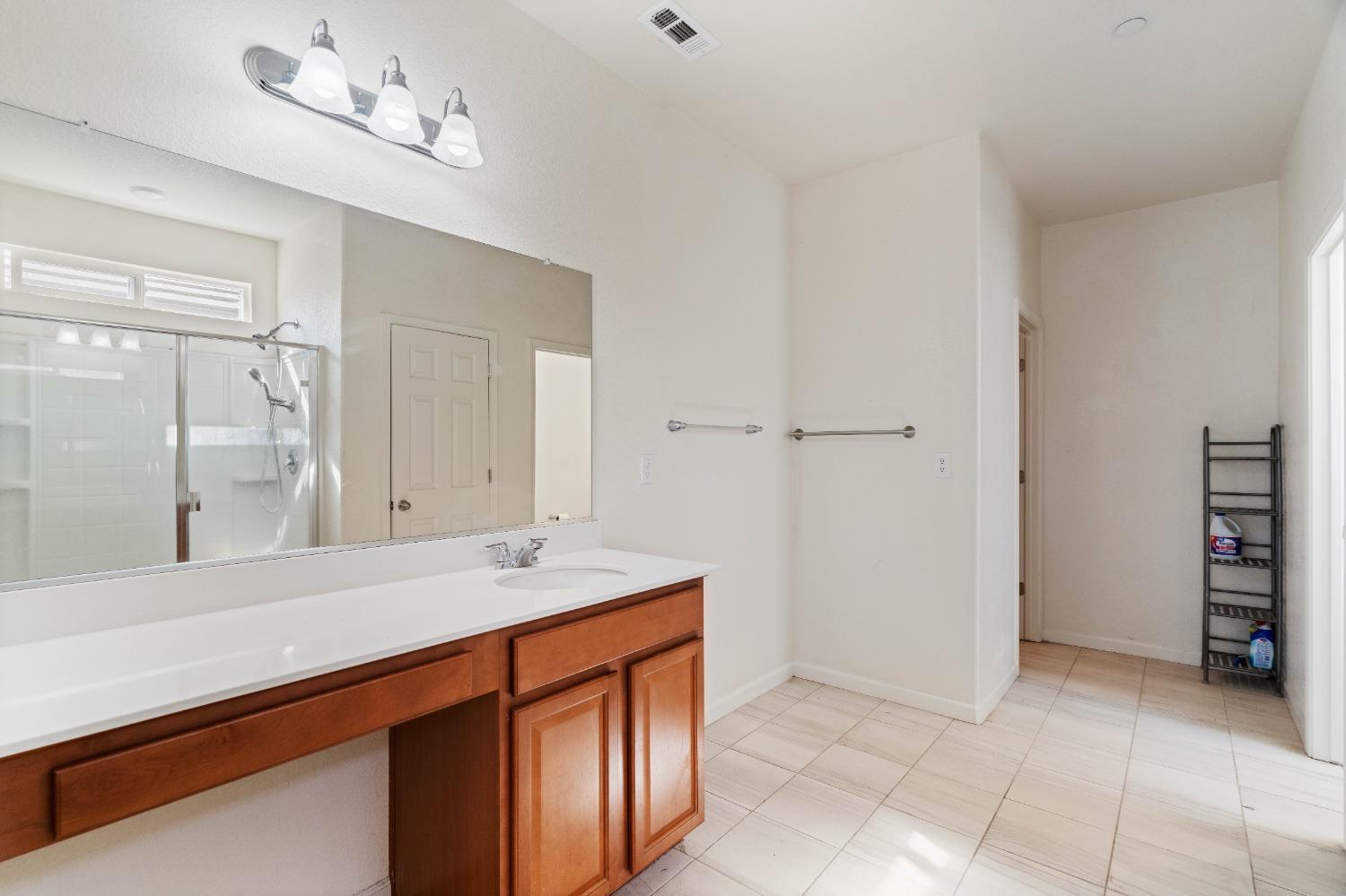 Detail Gallery Image 21 of 26 For 3760 Orbison Ln, Stockton,  CA 95212 - 4 Beds | 3 Baths