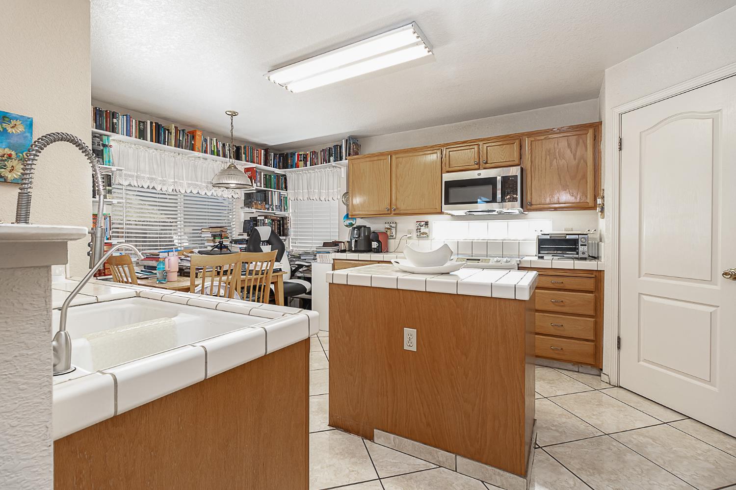 Detail Gallery Image 12 of 29 For 5220 Cimarron Ct, Salida,  CA 95368 - 4 Beds | 2/1 Baths