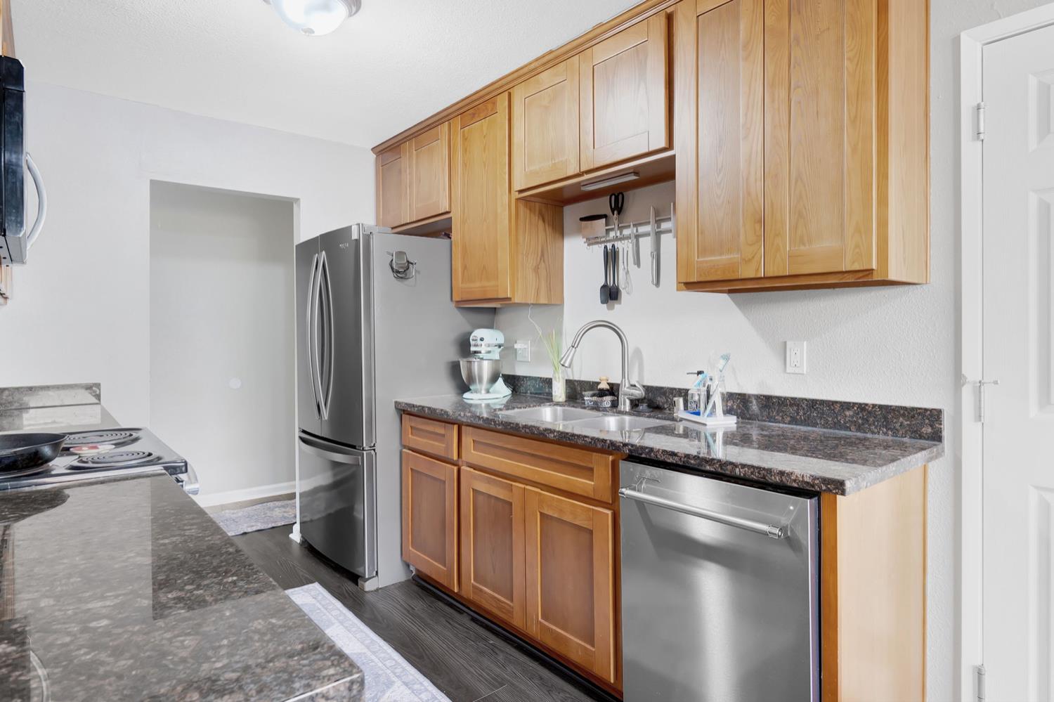 Detail Gallery Image 6 of 19 For 143 W Woodland Ave, Woodland,  CA 95695 - 3 Beds | 1 Baths