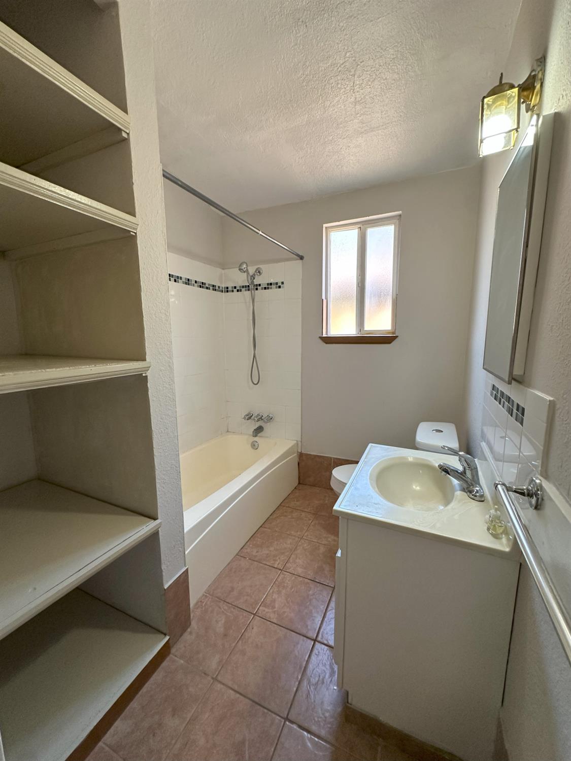 Detail Gallery Image 11 of 20 For 405 Colorado Ave, Modesto,  CA 95351 - 3 Beds | 2 Baths