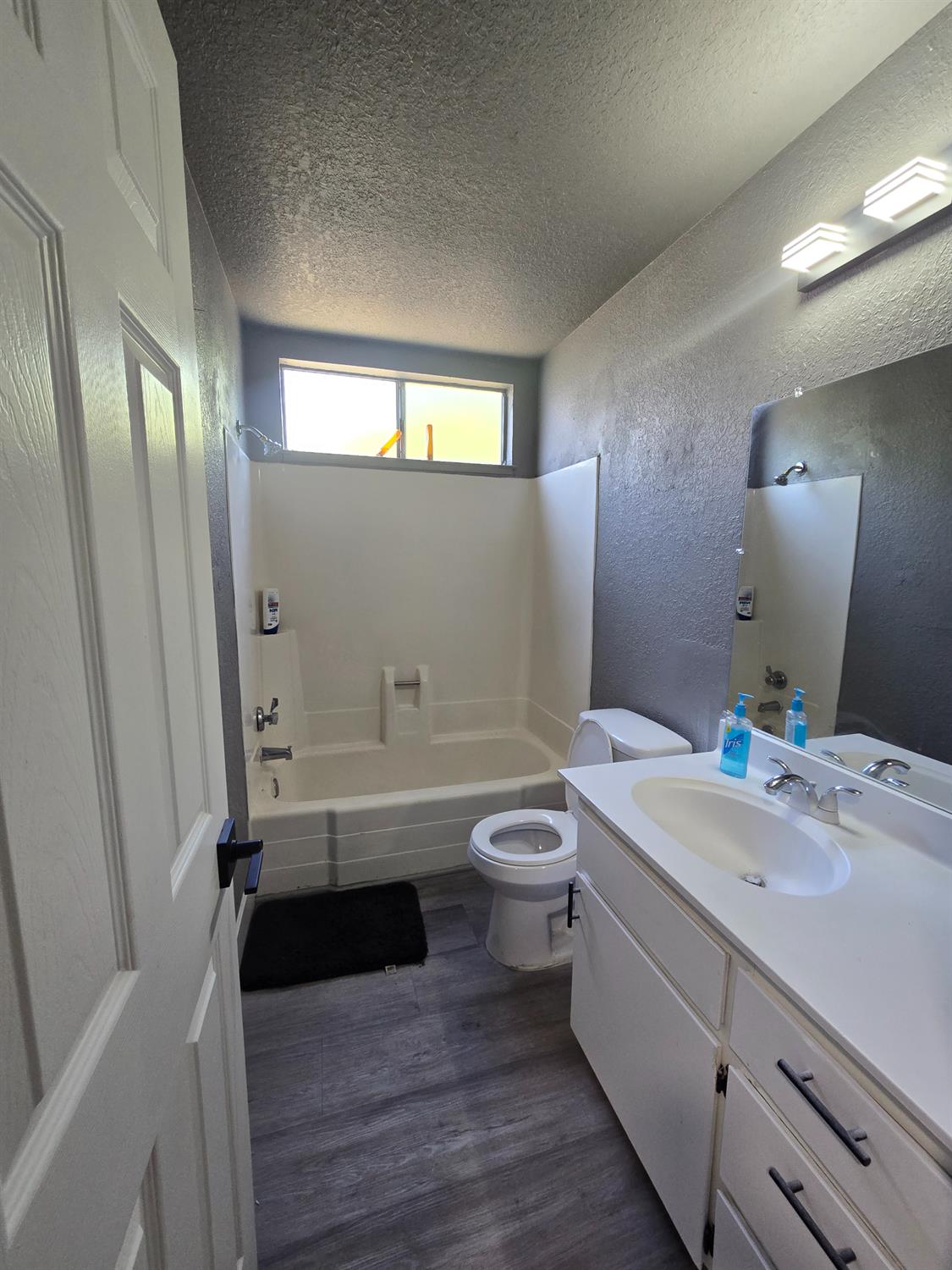 Detail Gallery Image 9 of 22 For 1957 Comstock Dr, Stockton,  CA 95209 - – Beds | – Baths