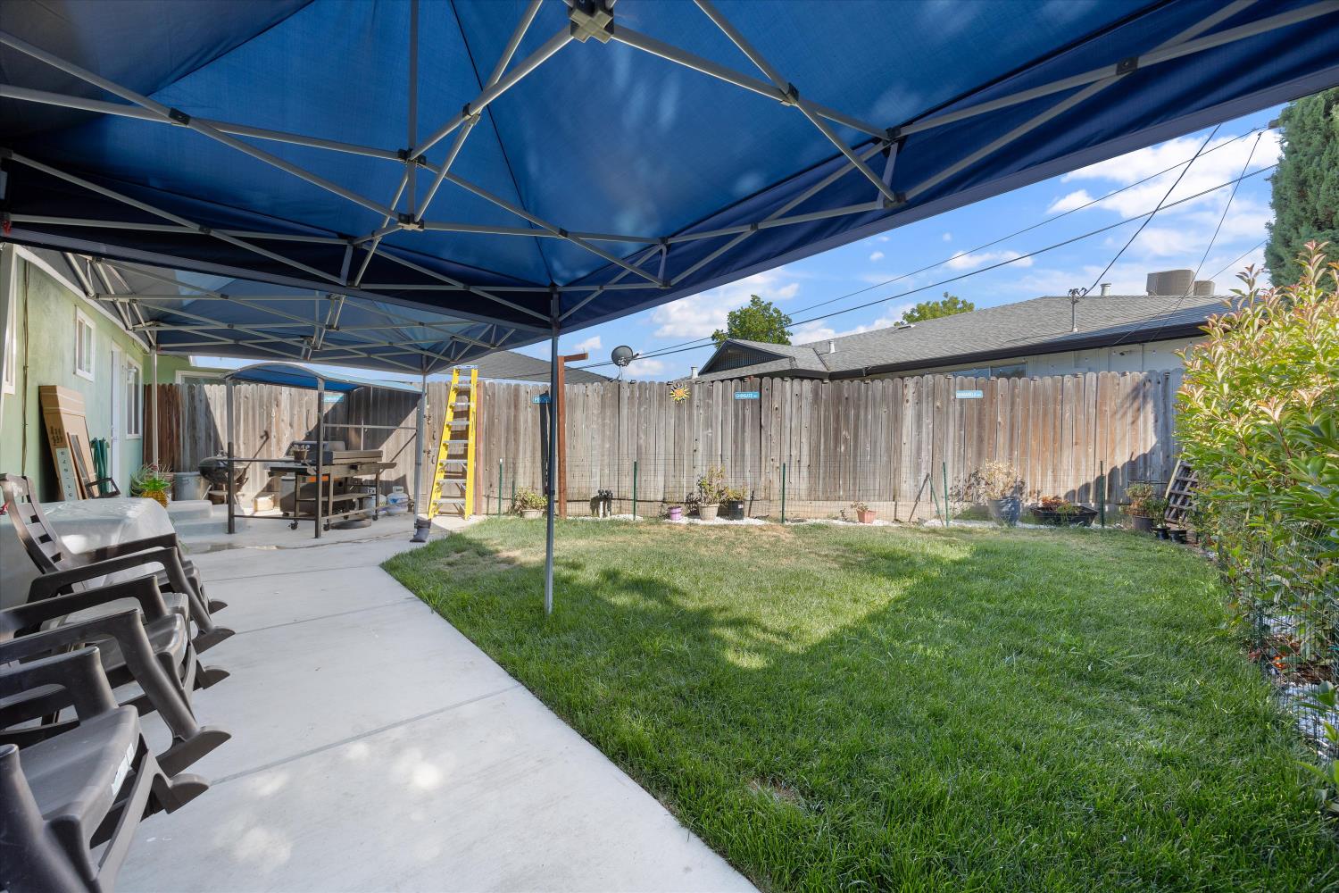 Detail Gallery Image 25 of 39 For 2326 Ramon Dr, Sacramento,  CA 95825 - – Beds | – Baths