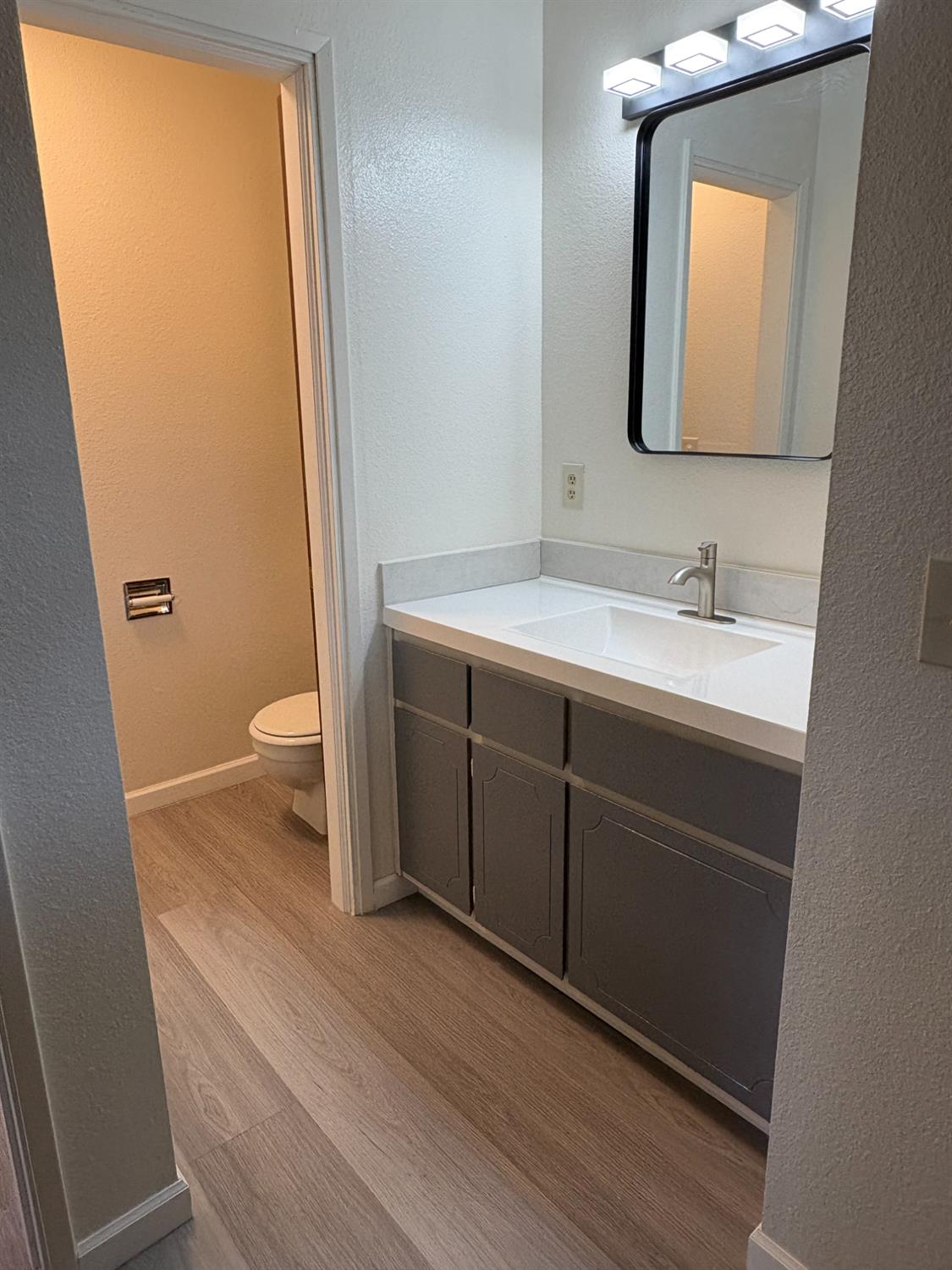 Detail Gallery Image 13 of 23 For 8263 Union House Way, Sacramento,  CA 95823 - 2 Beds | 1/1 Baths