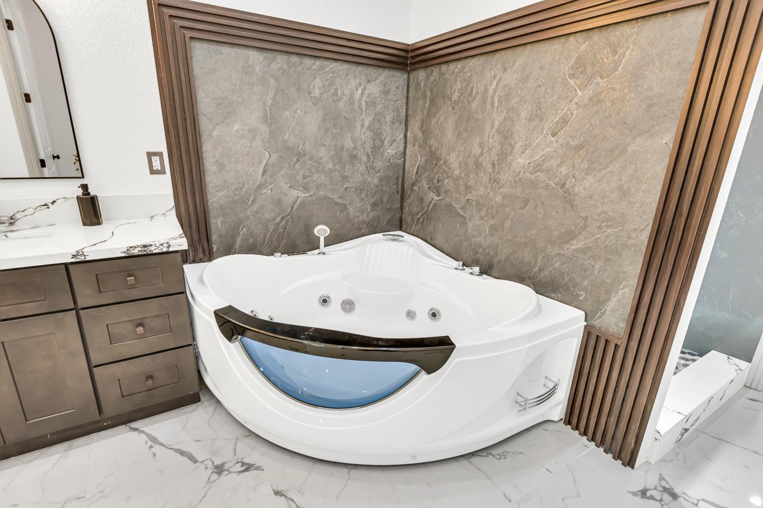 Detail Gallery Image 50 of 98 For 14537 Mira Vista Ln, Lockeford,  CA 95237 - 7 Beds | 4/1 Baths