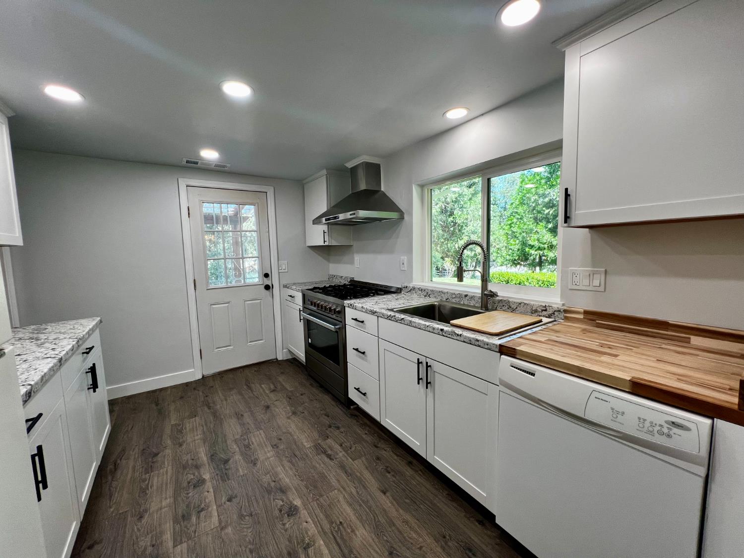 Detail Gallery Image 17 of 64 For 2018 Whistler Way, Somerset,  CA 95684 - 3 Beds | 2 Baths