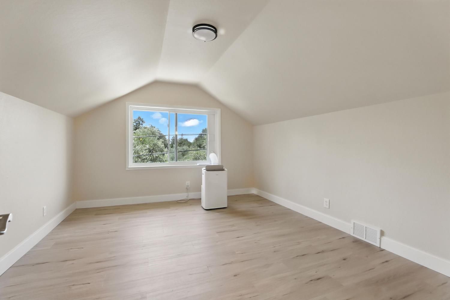 Detail Gallery Image 27 of 37 For 7969 Glenbar Way, Fair Oaks,  CA 95628 - 4 Beds | 2/1 Baths