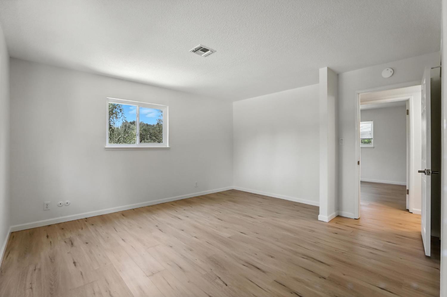 Detail Gallery Image 18 of 37 For 7969 Glenbar Way, Fair Oaks,  CA 95628 - 4 Beds | 2/1 Baths
