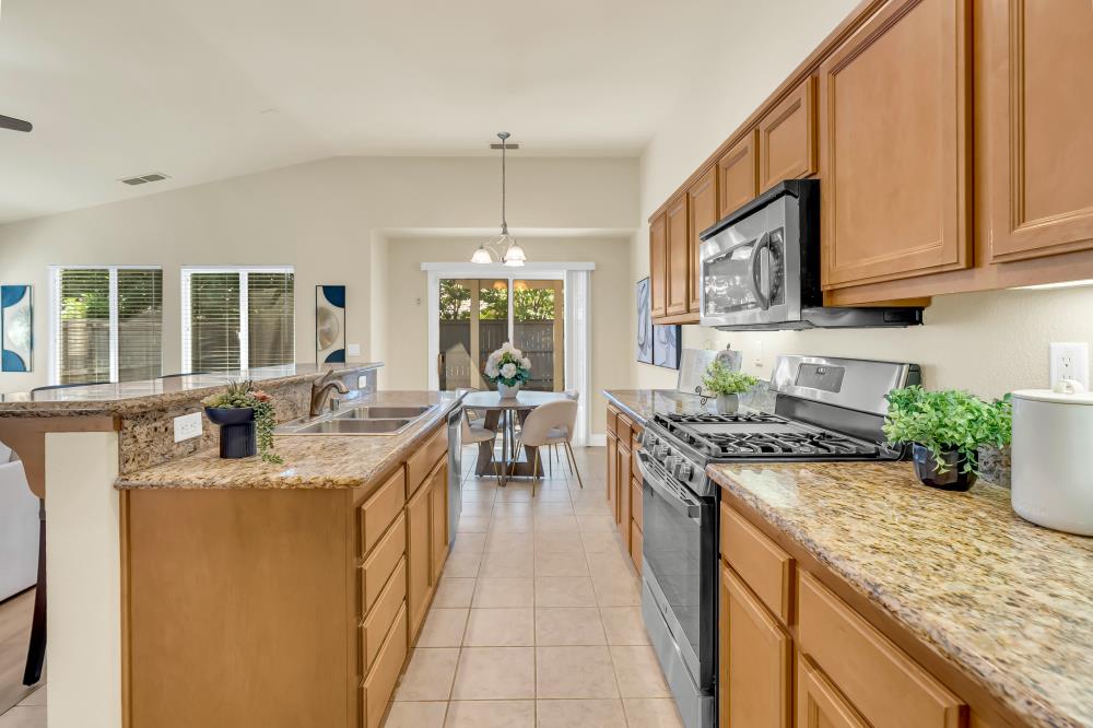 Detail Gallery Image 21 of 53 For 11772 Lilac Canyon Ct, Rancho Cordova,  CA 95742 - 4 Beds | 3 Baths