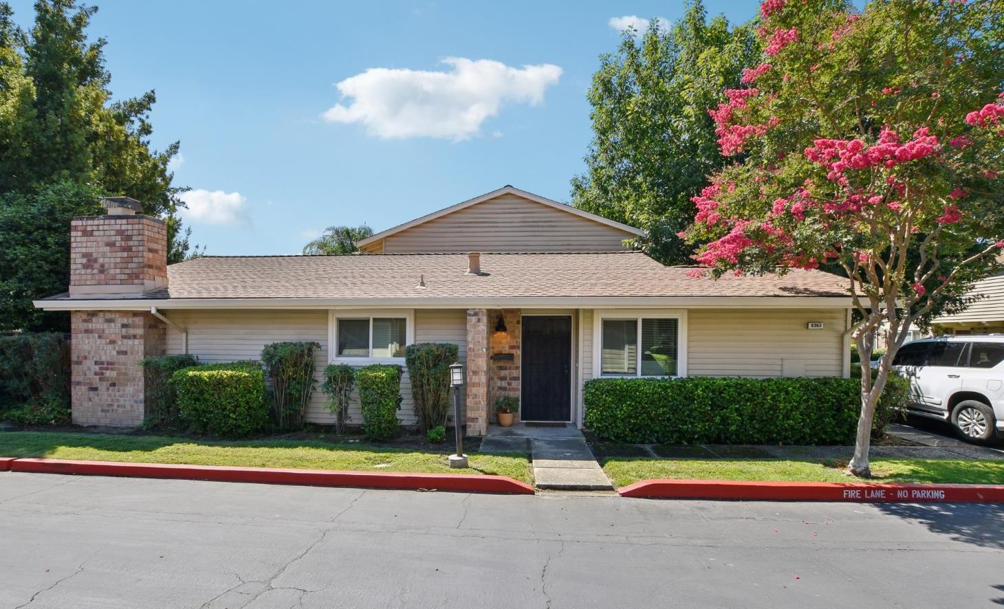Detail Gallery Image 1 of 22 For 8363 La Riviera Dr, Sacramento,  CA 95826 - 2 Beds | 1/1 Baths