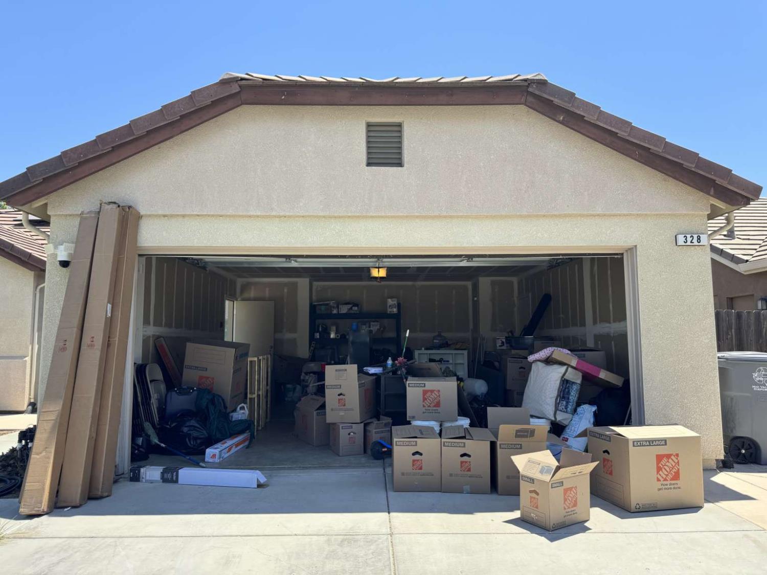 Detail Gallery Image 3 of 41 For 328 Sunburst St, Los Banos,  CA 93635 - 3 Beds | 2 Baths