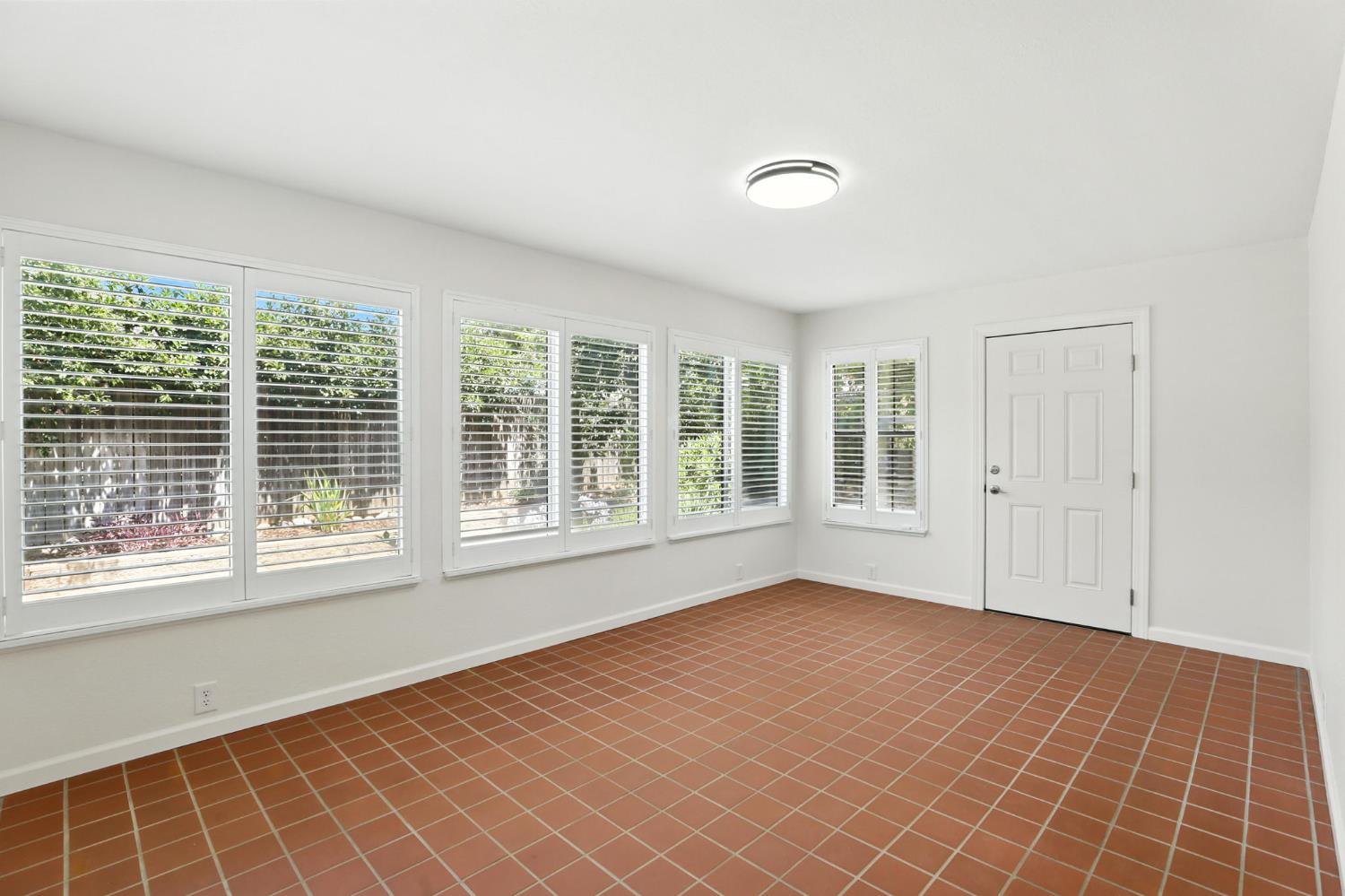 Detail Gallery Image 17 of 37 For 7969 Glenbar Way, Fair Oaks,  CA 95628 - 4 Beds | 2/1 Baths