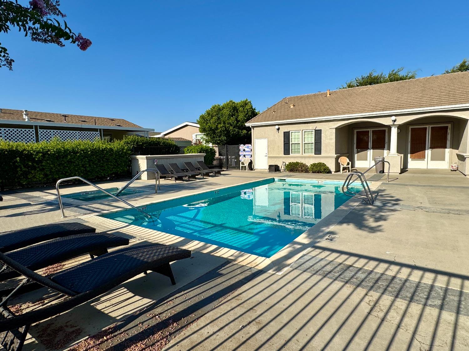 Detail Gallery Image 15 of 17 For 1330 Queen Way 27, Livingston,  CA 95334 - 2 Beds | 3 Baths