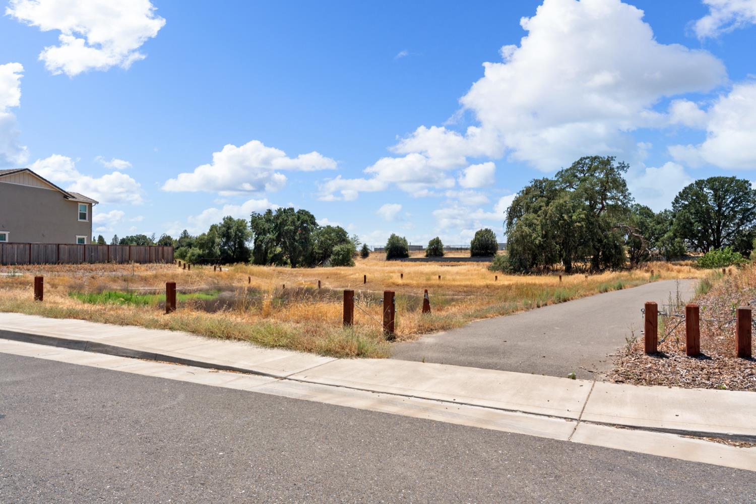 Detail Gallery Image 82 of 83 For 2073 Challenger Way, Roseville,  CA 95747 - 4 Beds | 3/1 Baths