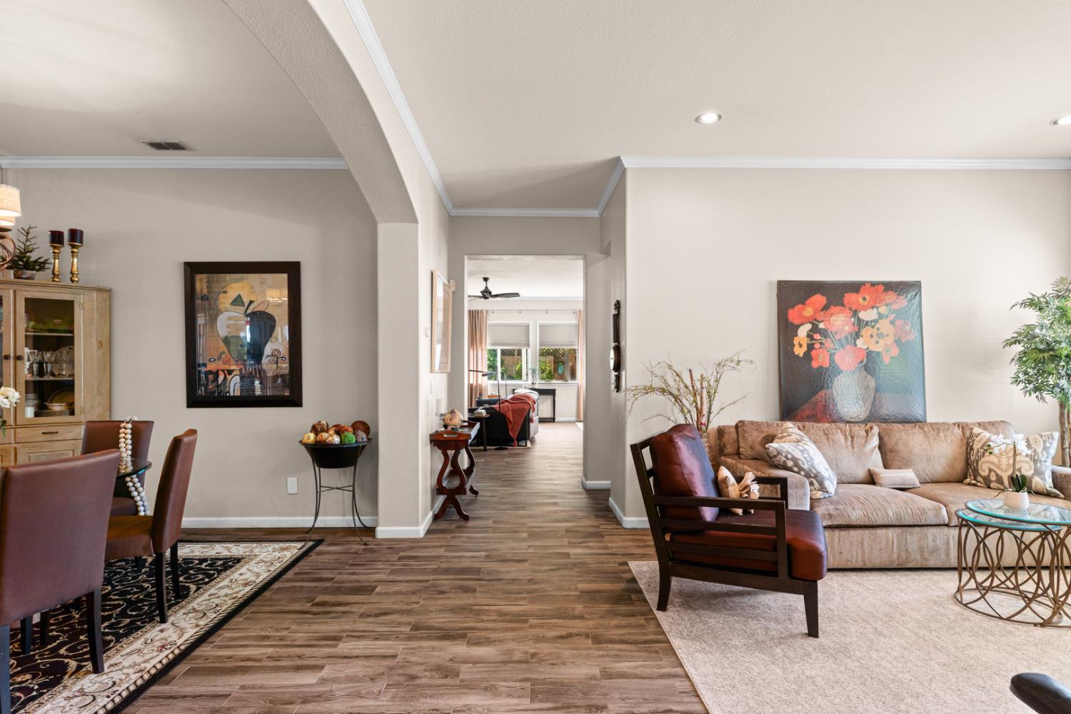 Detail Gallery Image 13 of 60 For 2020 Malcolm Way, Modesto,  CA 95356 - 3 Beds | 3 Baths