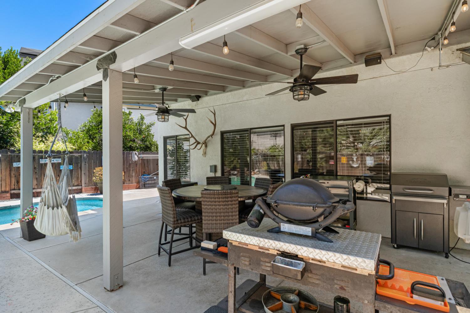 Detail Gallery Image 28 of 39 For 1551 Arnell Pl, Manteca,  CA 95337 - 3 Beds | 2/1 Baths