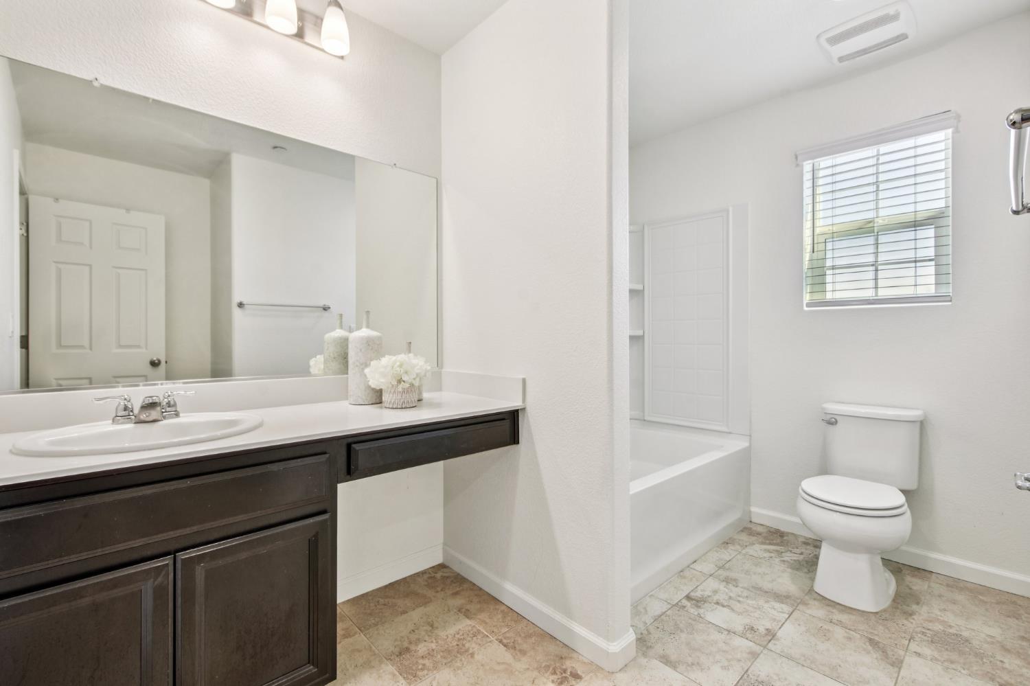 Detail Gallery Image 18 of 25 For 8205 Kramer Ranch Ln, Elk Grove,  CA 95758 - 3 Beds | 2/1 Baths