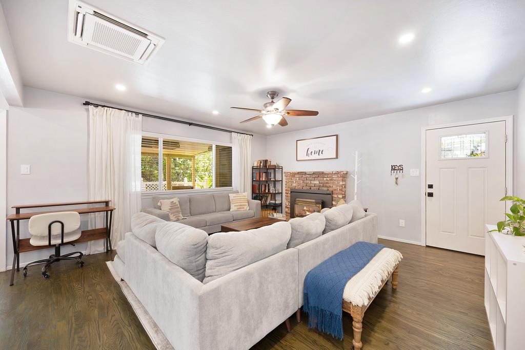 Detail Gallery Image 8 of 49 For 176 Mulberry Ln, Auburn,  CA 95603 - 3 Beds | 1 Baths