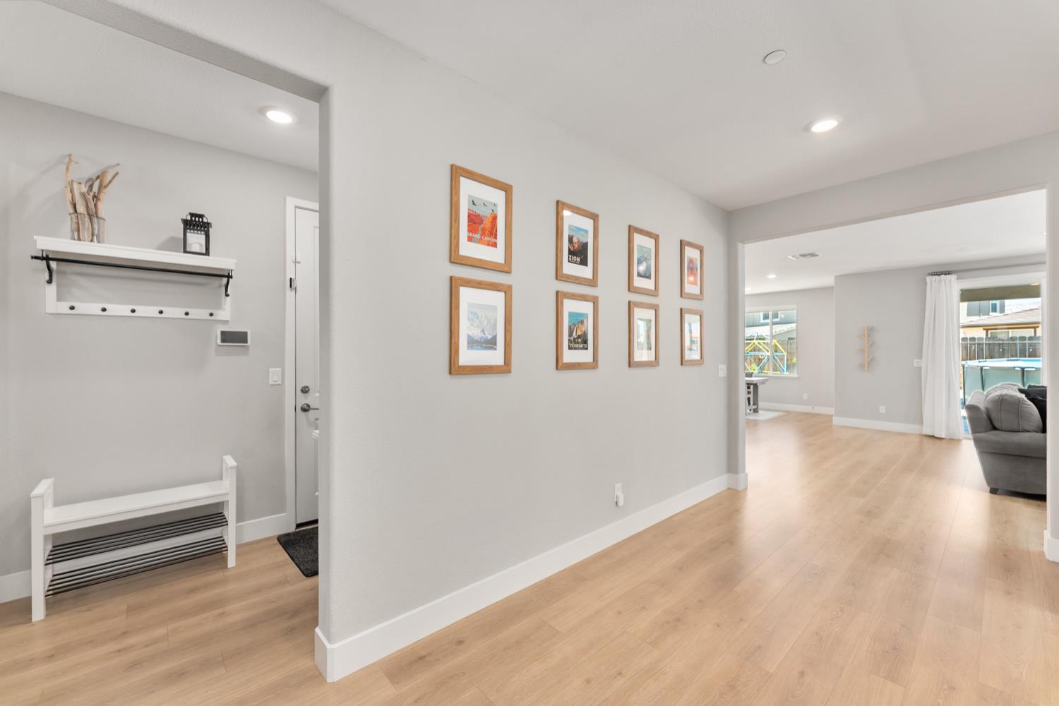 Detail Gallery Image 19 of 83 For 2073 Challenger Way, Roseville,  CA 95747 - 4 Beds | 3/1 Baths
