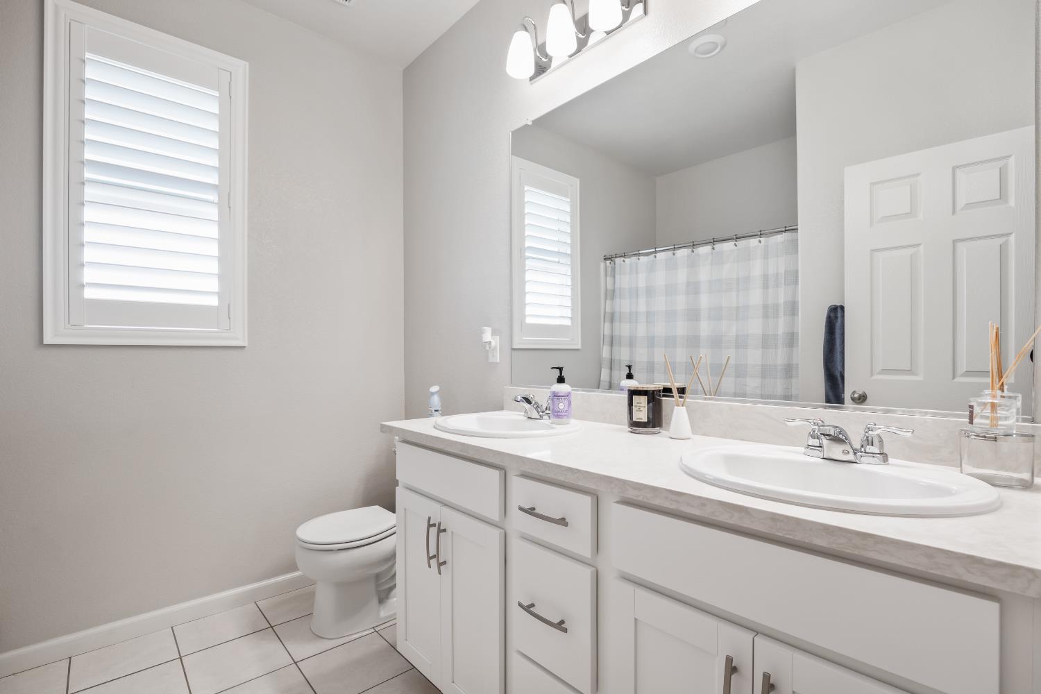 Detail Gallery Image 5 of 11 For 1402 Peterson Pl, Woodland,  CA 95776 - 3 Beds | 2 Baths