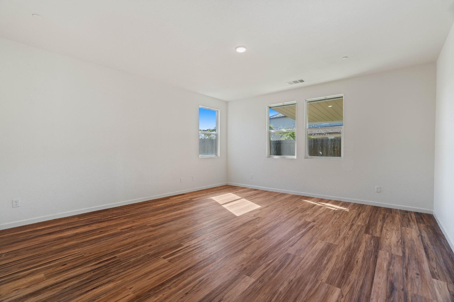 Detail Gallery Image 4 of 26 For 3760 Orbison Ln, Stockton,  CA 95212 - 4 Beds | 3 Baths
